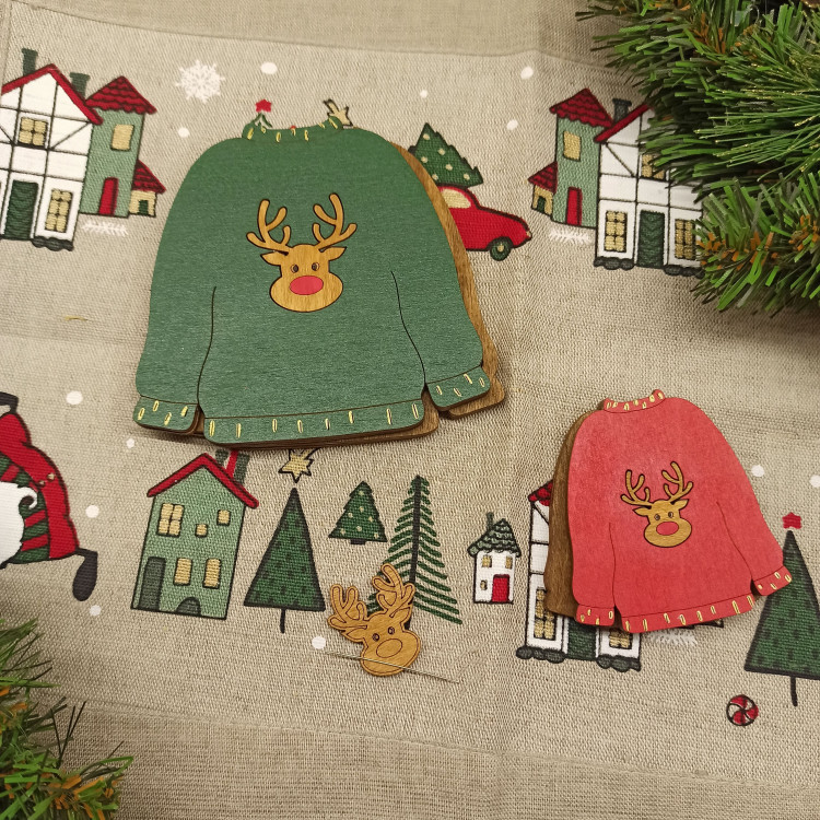 KIND FOX BY WIZARDI MAGNETIC NEEDLE HOLDER. GREEN CHRISTMAS TREE 