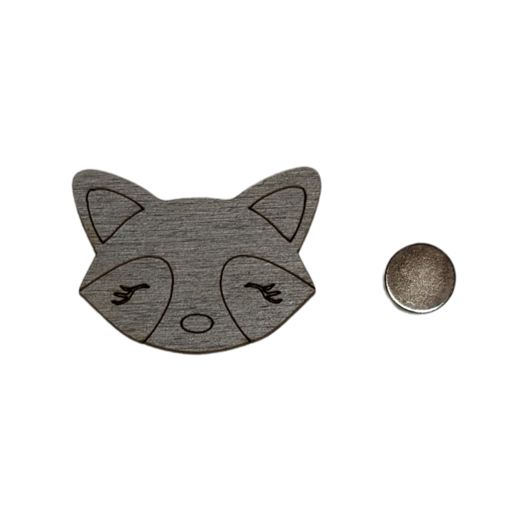KIND FOX BY WIZARDI MAGNETIC NEEDLE HOLDER. RACCOON