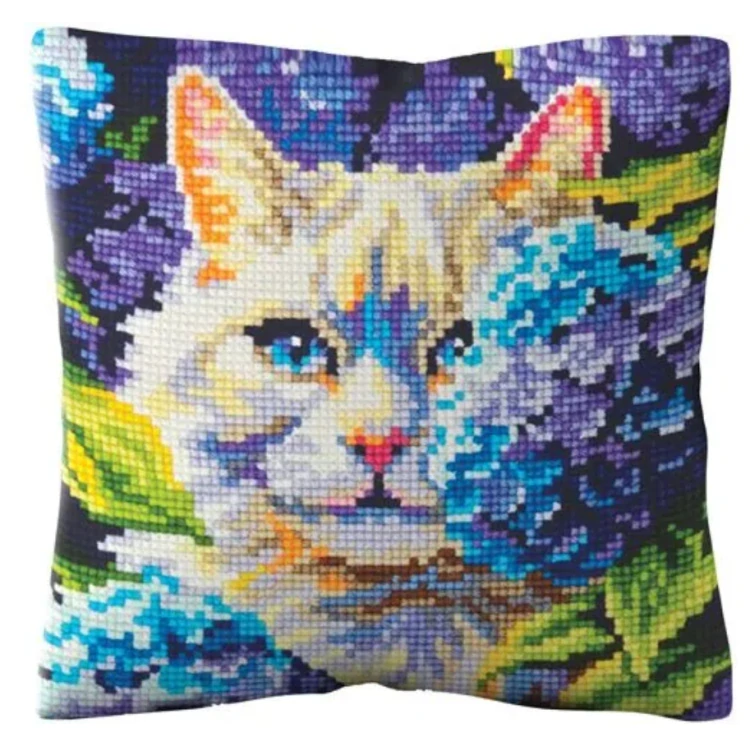COLLECTION D'ART Cushion kit Cat in hydrangeas 5501