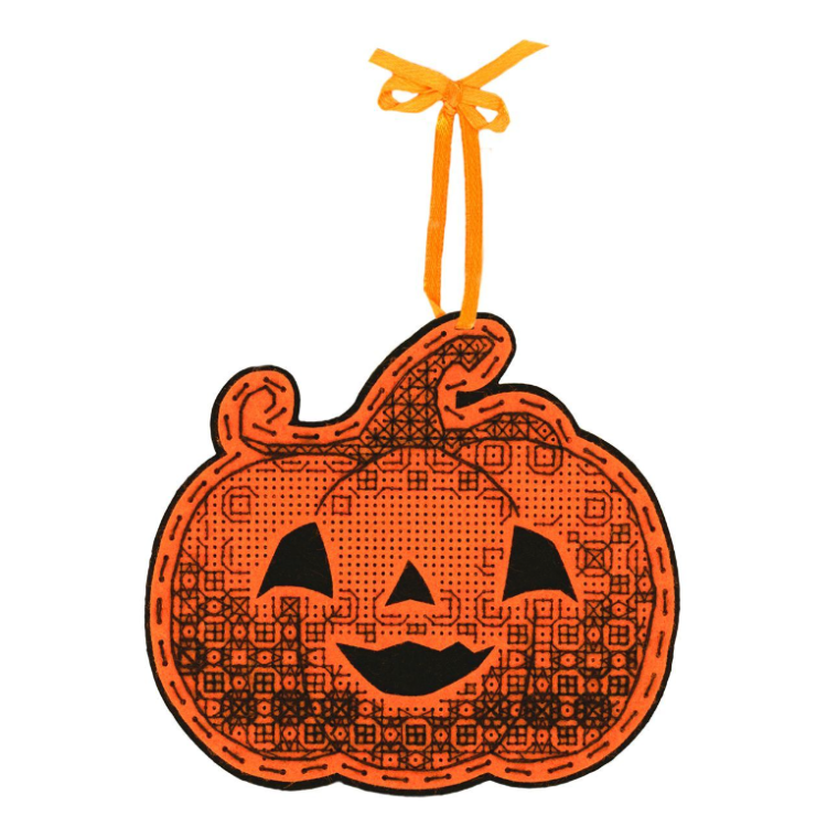 M.P.STUDIA CROSS STITCH KIT ON THE FELT-PUMPKIN WITH PATTERNS