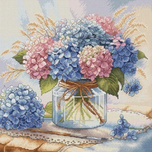 AVA STITCH Hydrangeas in Watercolor P052