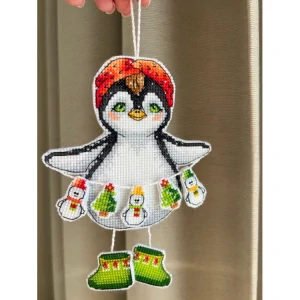 ANDRIANA Penguin with a garland P-70