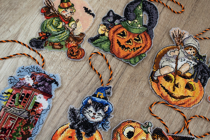 LETISTITCH Halloween Toys Kit of 8