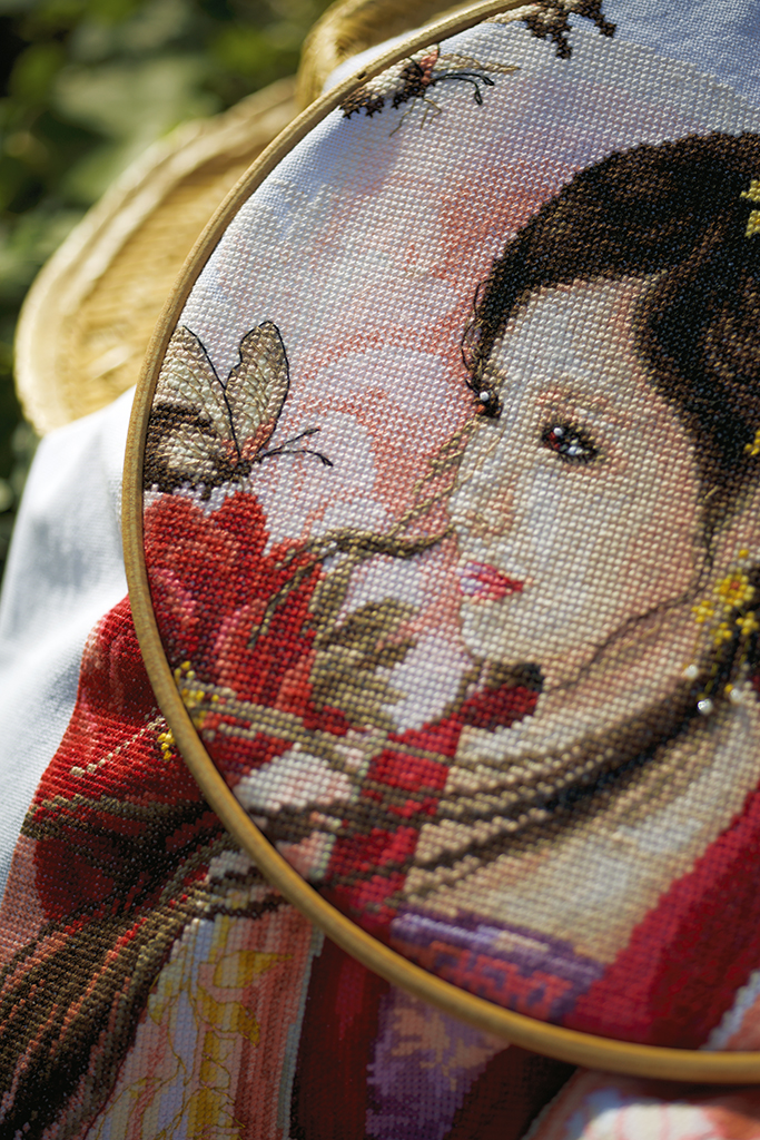 LANARTE ASIAN LADY IN PINK