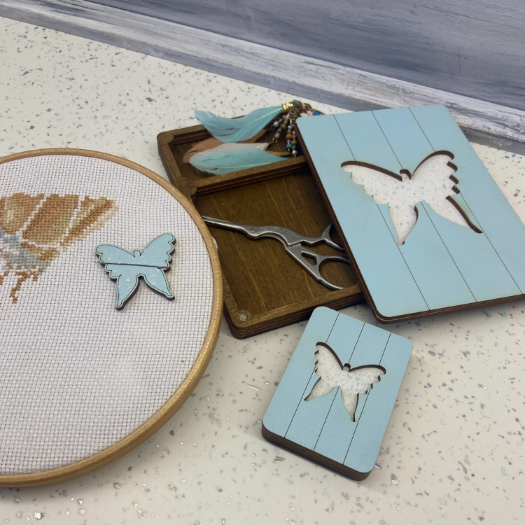 KIND FOX BY WIZARDI MAGNETIC NEEDLE HOLDER. BUTTERFLY KF059-13