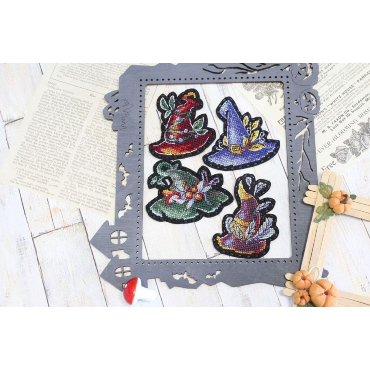 M.P.STUDIA CROSS STITCH KIT ON THE FELT-MAGIC HATS-ICONS-MAGNETS