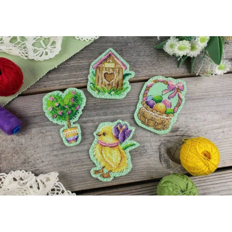 M.P.STUDIA CROSS STITCH KIT ON THE FELT-SPRING MOOD. BADGES. MAGNETS
