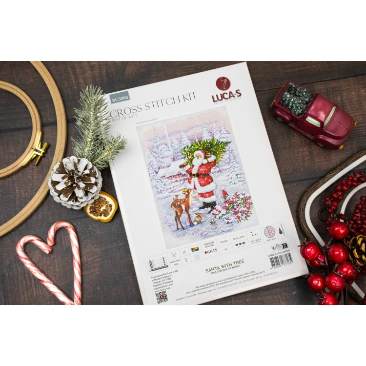 LUCA-S Santa With Tree BU5098