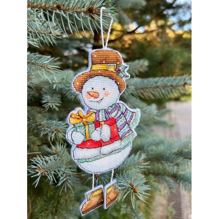 ANDRIANA Snowman with a gift S-78