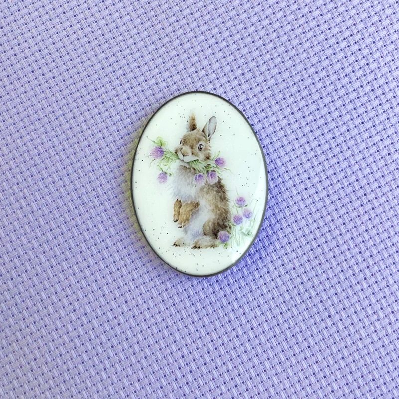 BOTHY THREADS MAGNETIC NEEDLE MINDER Head Clover Heels