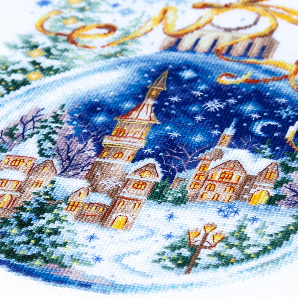 MAGIC NEEDLE 70-37 "CHRISTMAS BAUBLE"
