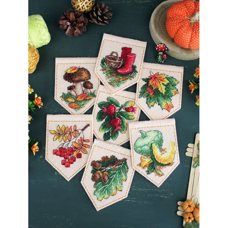 M.P.STUDIA Autumn garland beige (7 flags) T-1096