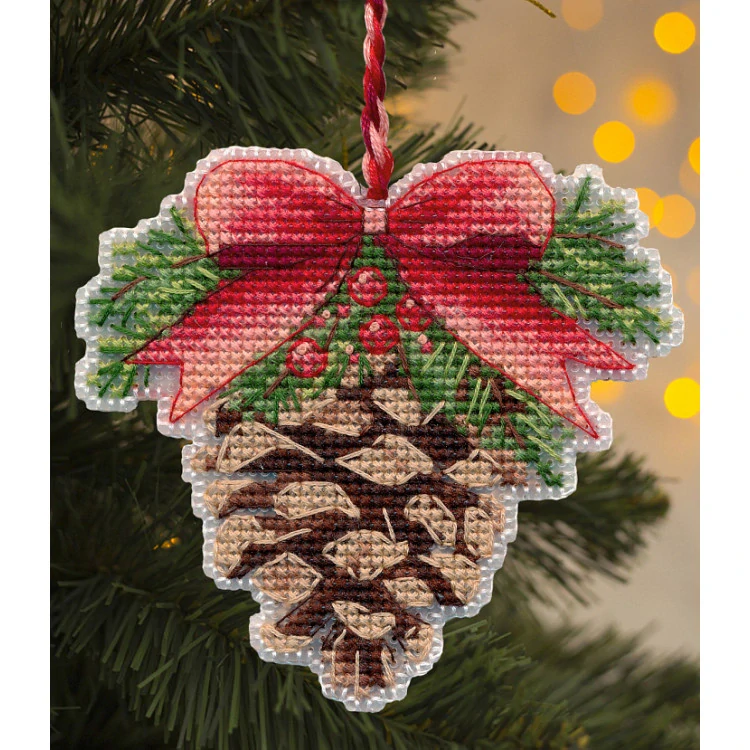 OVEN Christmas tree decoration. Pine cone 1701