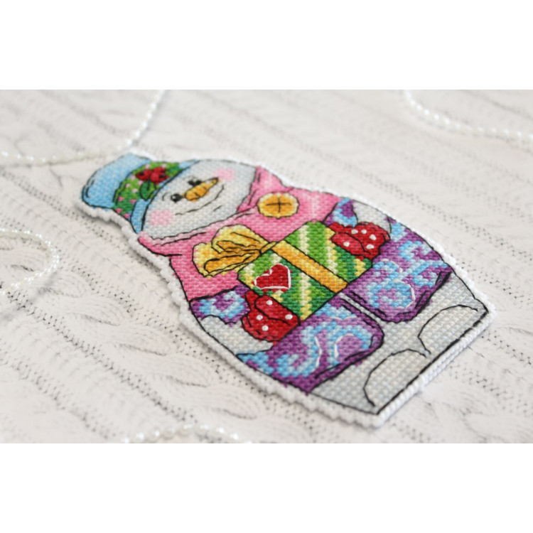 M.P.STUDIA SNOWMAN WITH GIFTS