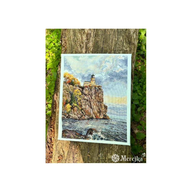 MEREJKA SPLIT ROCK LIGHTHOUSE