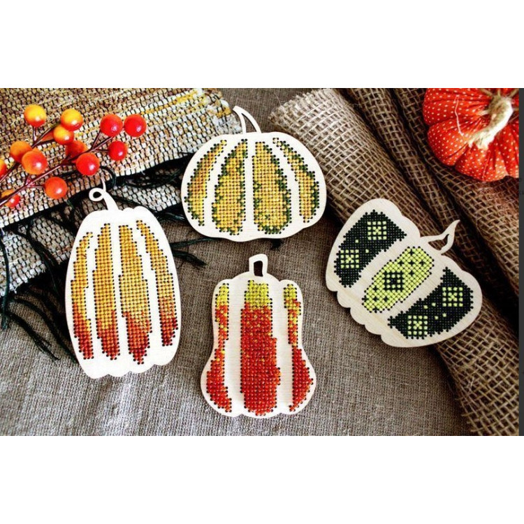 M.P.STUDIA EMBROIDERY BLANKS PUMPKINS 