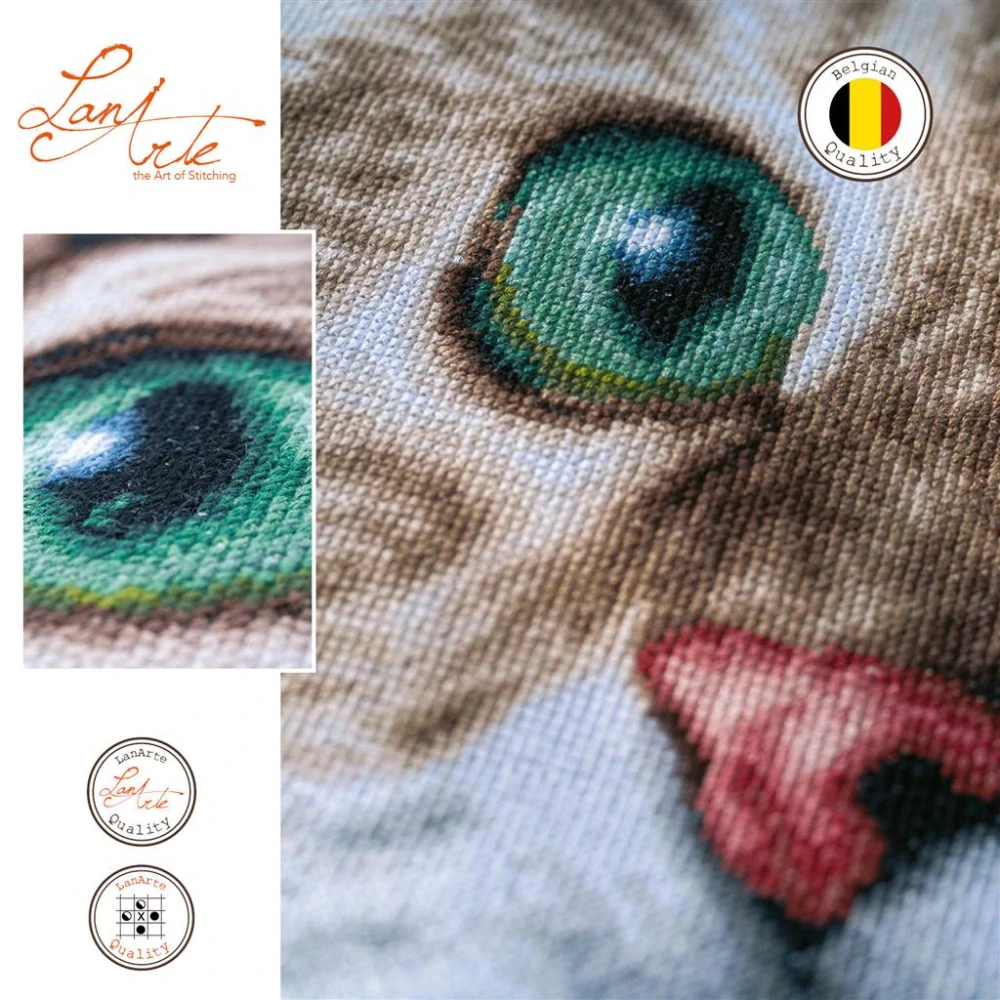 LANARTE The purrfect stare