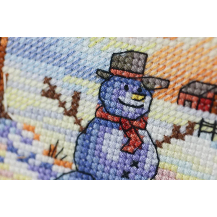 GOLDEN FLEECE Snowman M-026