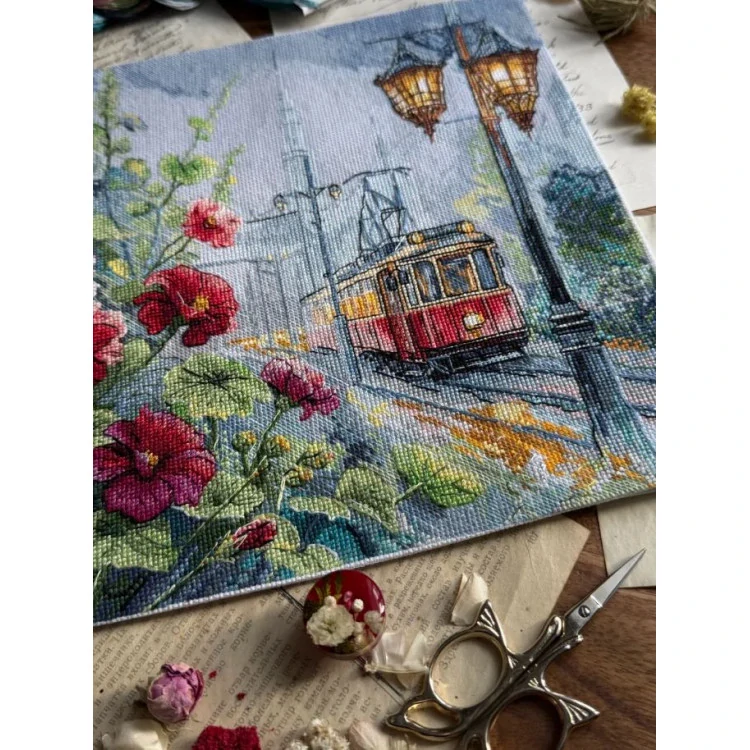 ANDRIANA Morning tram M-11