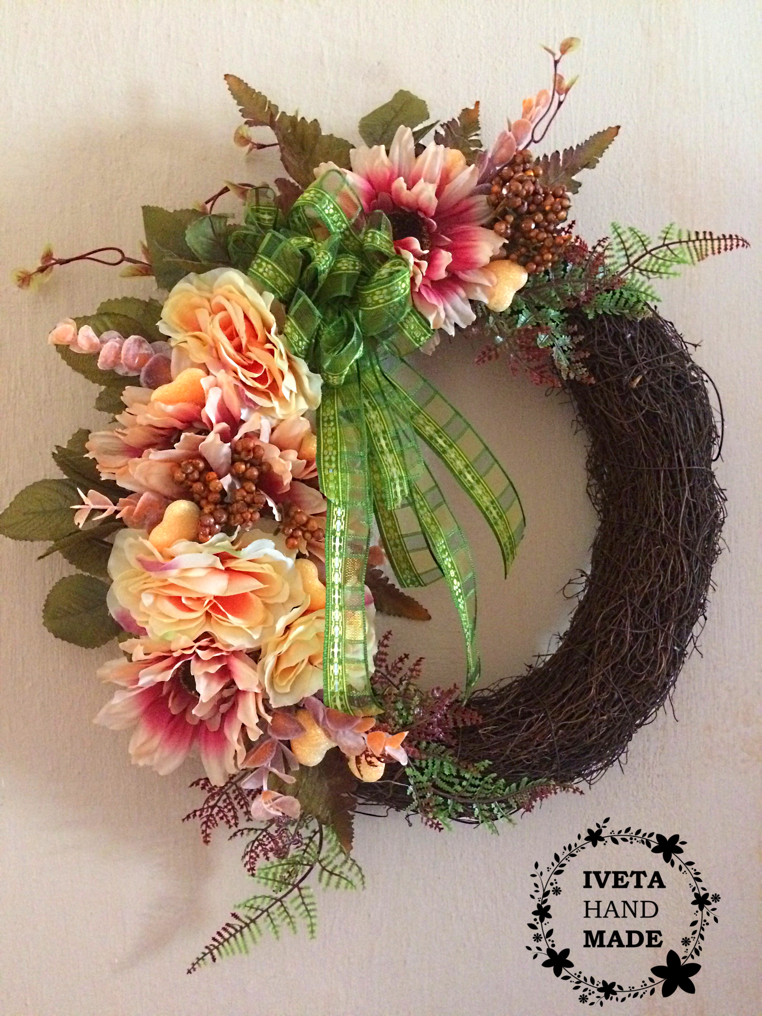 Věnec Jiřinka a růže