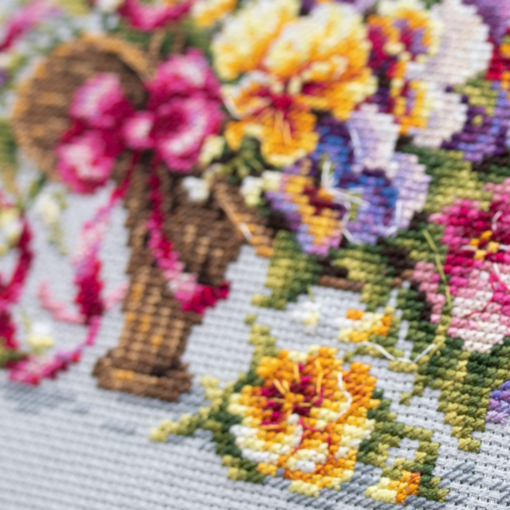 MAGIC NEEDLE 219-377 "Pansy Bouquet"