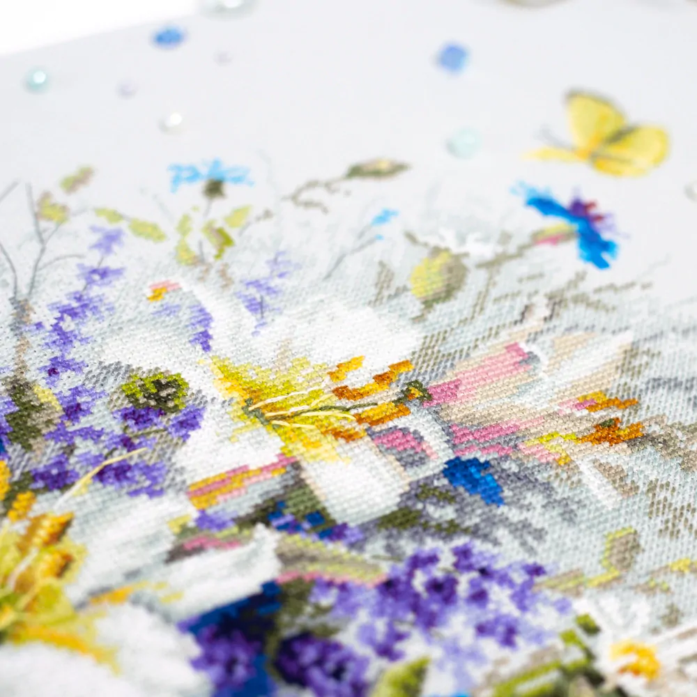 MAGIC NEEDLE 510-227 "Lilies and Cornflowers"