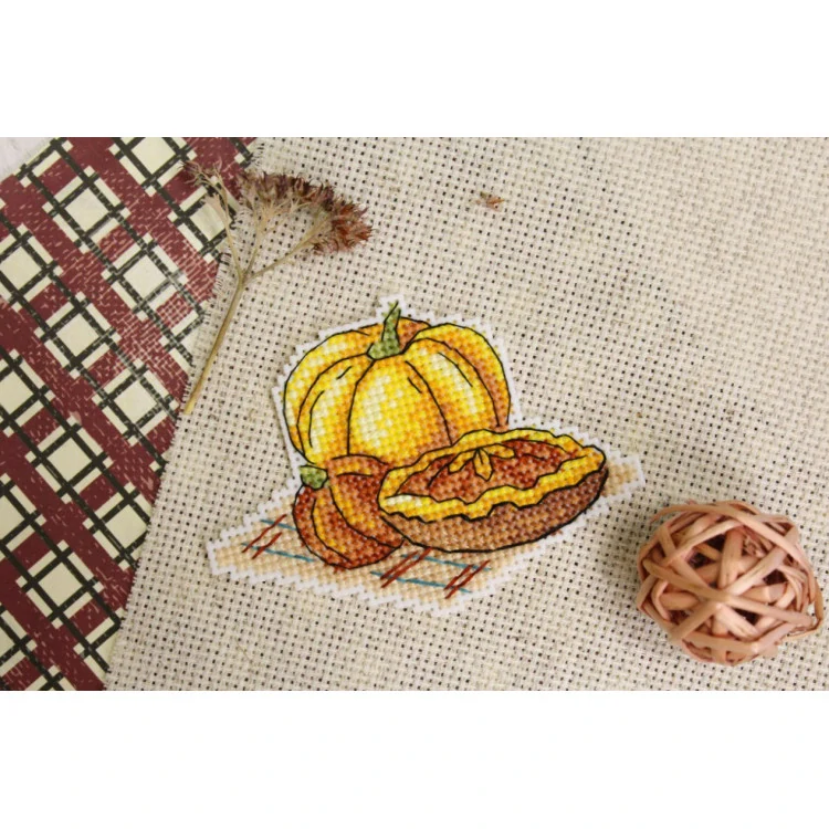 M.P.STUDIA PUMPKIN PLATTER. MAGNETS
