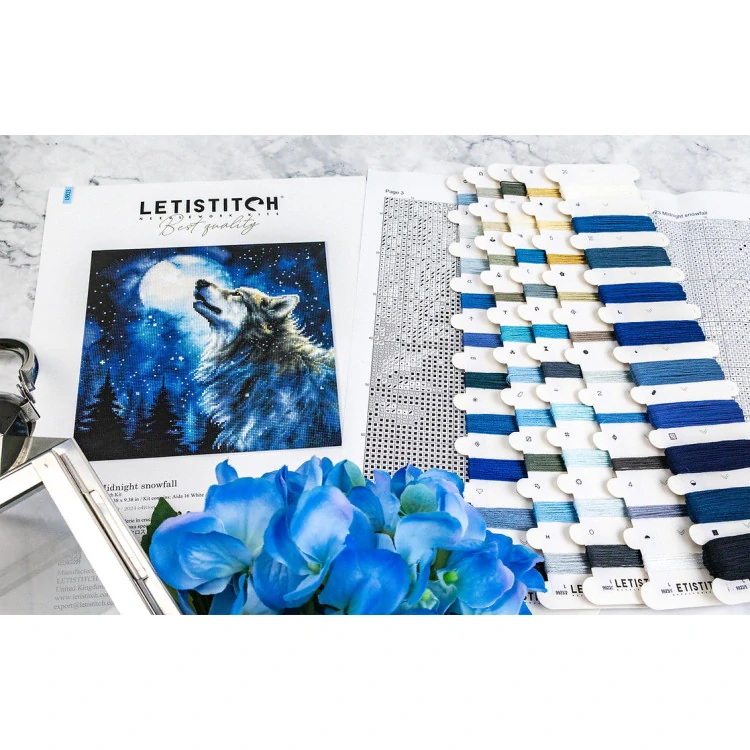 LETISTITCH Midnight snowfall
