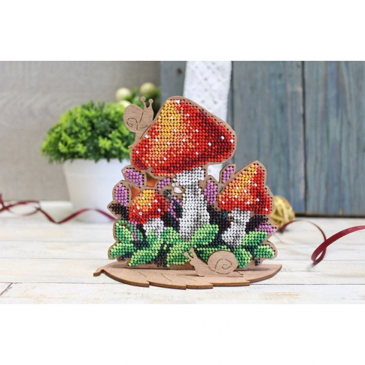 M.P.STUDIA Beaded embroidery on wooden base Amanita O-074