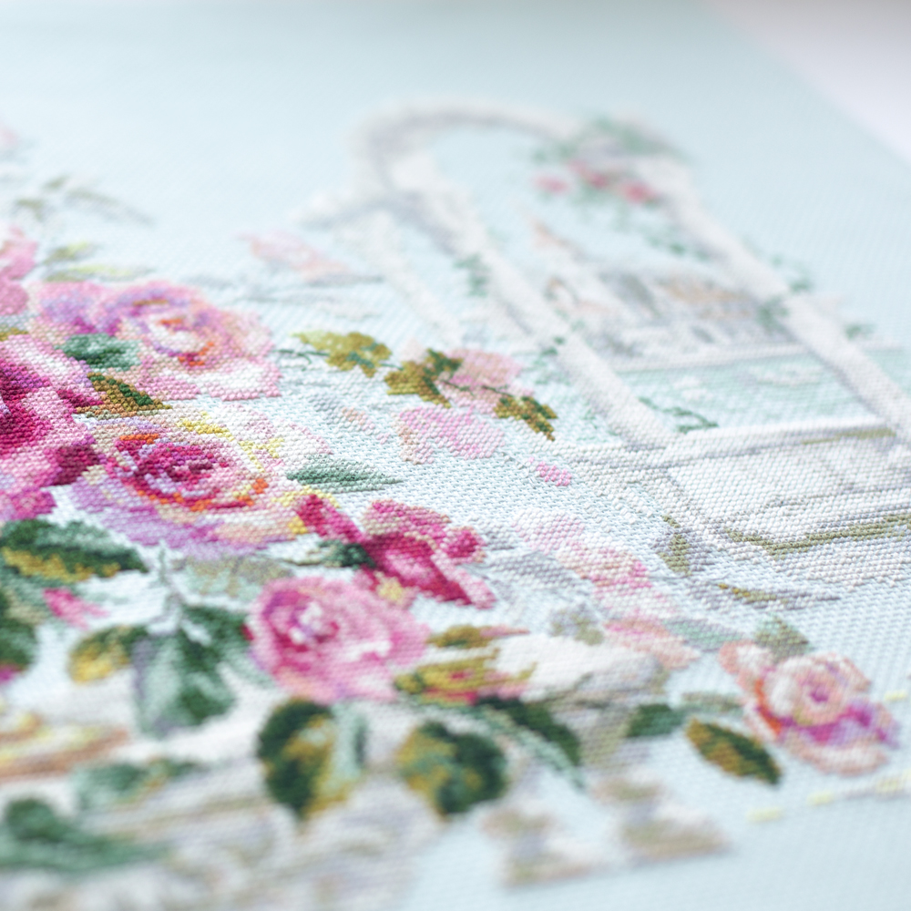 MAGIC NEEDLE 110-011 "Roses for the Duchess"