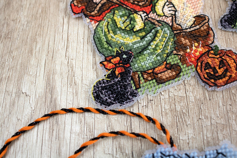 LETISTITCH Halloween Toys Kit of 8